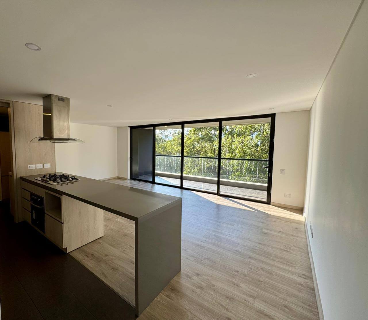 967a721f-376f-43b3-a702-0ef10f5c1f2a