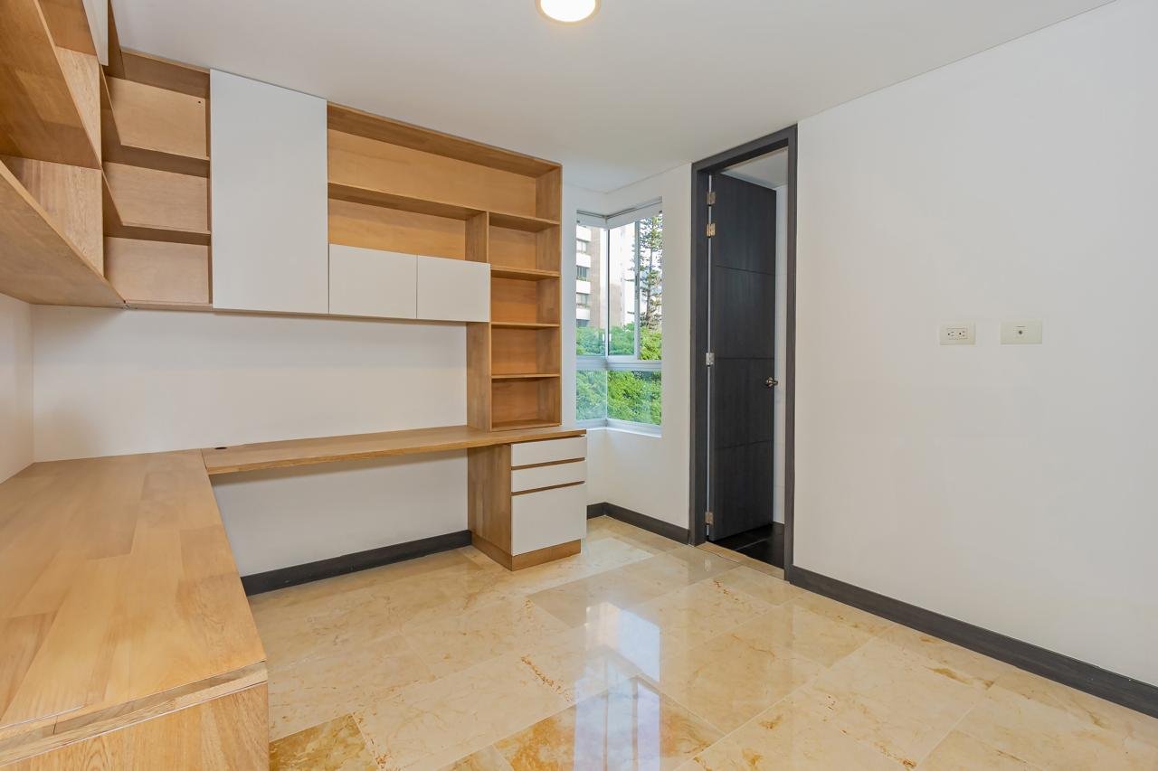 Apartamento en Venta en Castropol El Poblado – 138 m² con 4 Habitaciones y 3 Parqueaderos