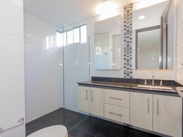 Apartamento en Venta en Castropol El Poblado – 138 m² con 4 Habitaciones y 3 Parqueaderos