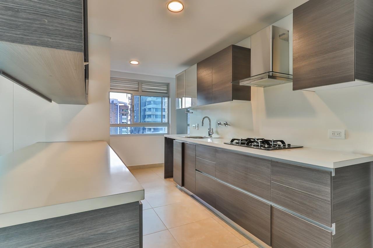 Apartamento en Venta en Castropol El Poblado – 138 m² con 4 Habitaciones y 3 Parqueaderos