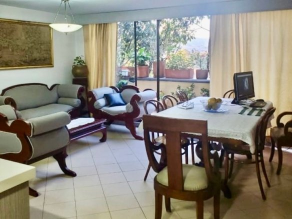 Apartamento de 2 Habitaciones en Urbanización Cerca a San Diego