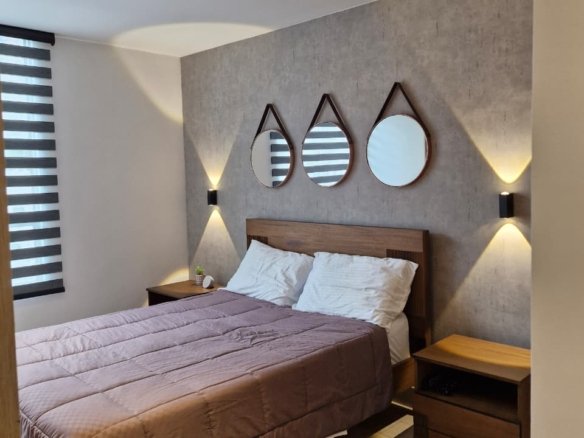 Apartamento Moderno en El Poblado con Sonido Integrado y Acabados Premium