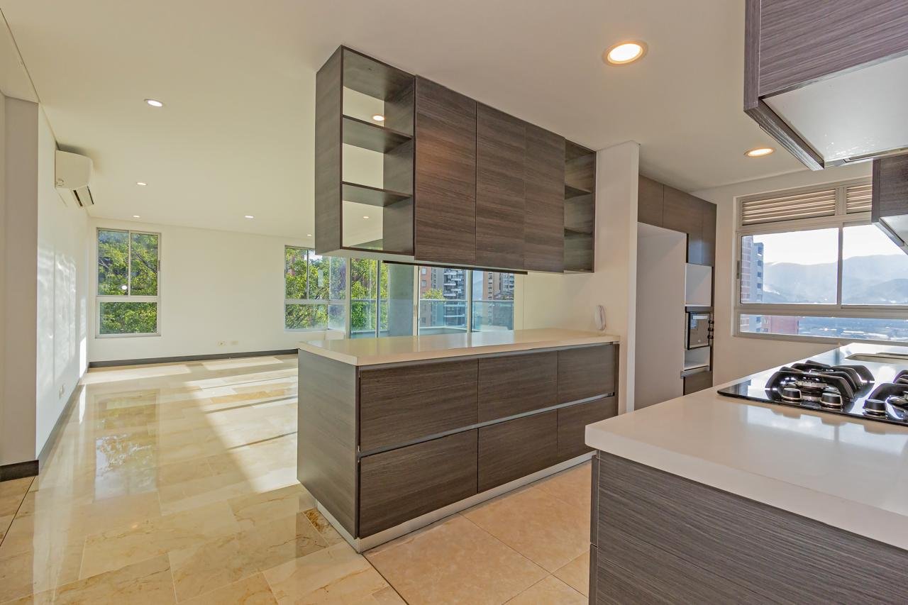 Apartamento en Venta en Castropol El Poblado – 138 m² con 4 Habitaciones y 3 Parqueaderos