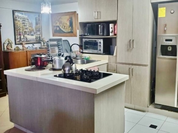 Apartamento de 2 Habitaciones en Urbanización Cerca a San Diego