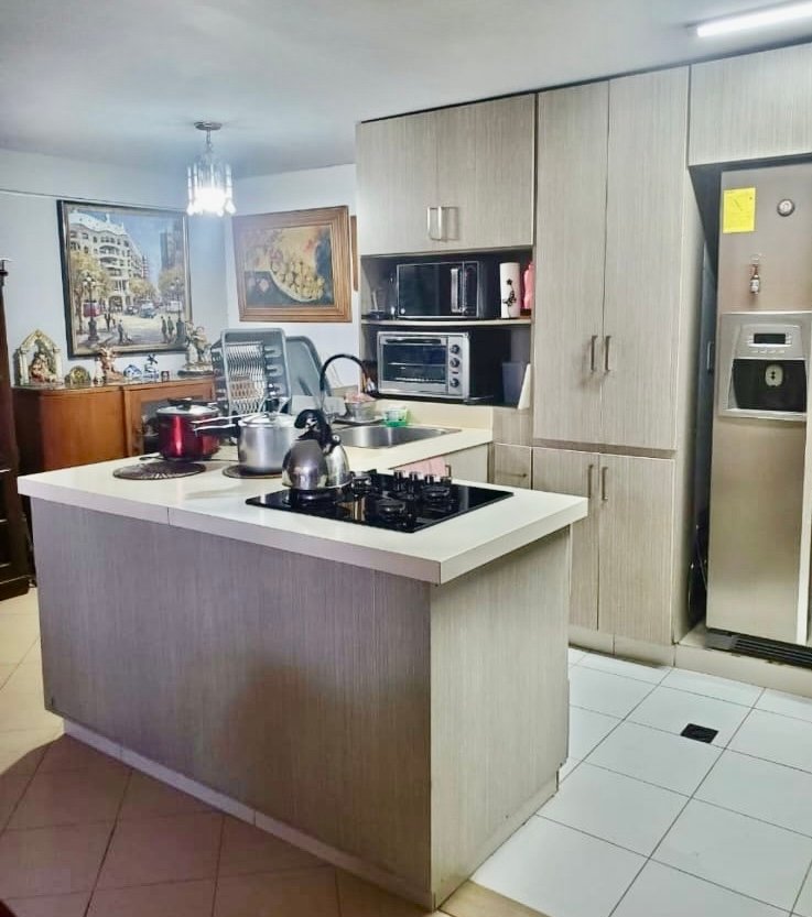 Apartamento de 2 Habitaciones en Urbanización Cerca a San Diego