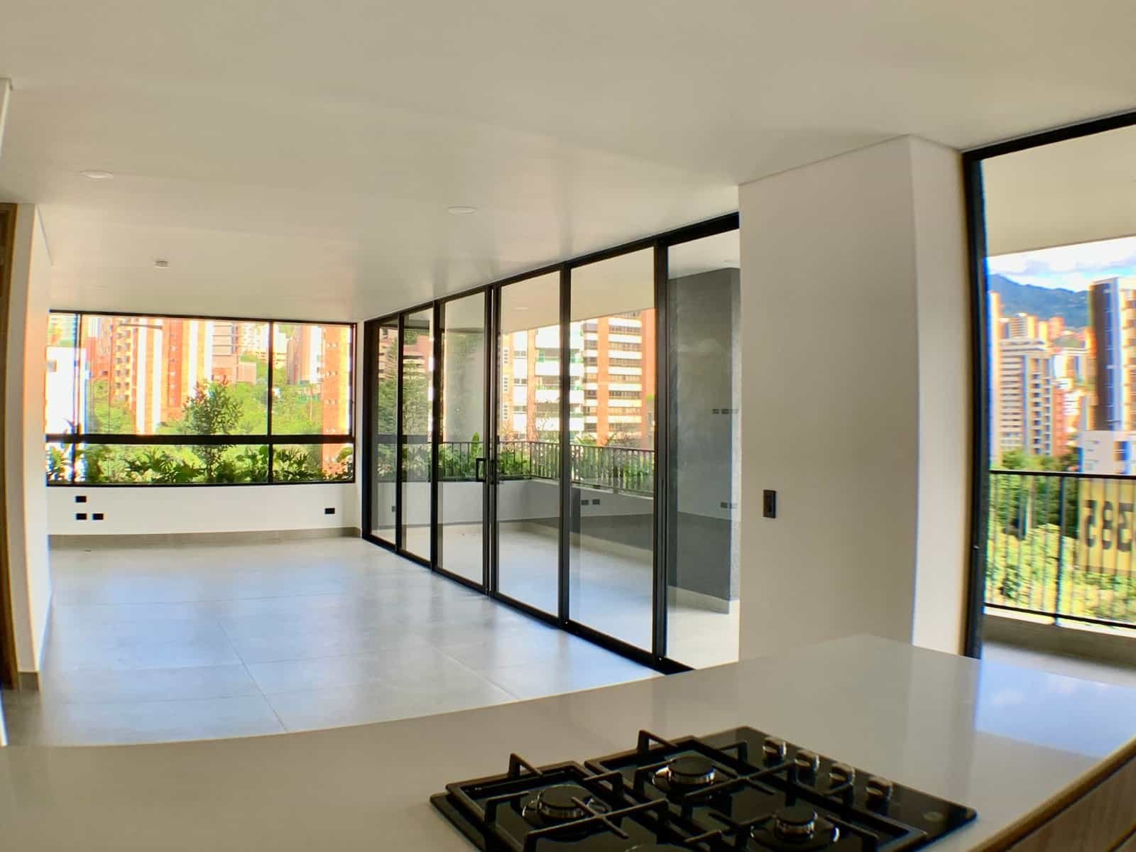 Apartamento Nuevo en Medellín de 192 m² con Habitación de Servicio