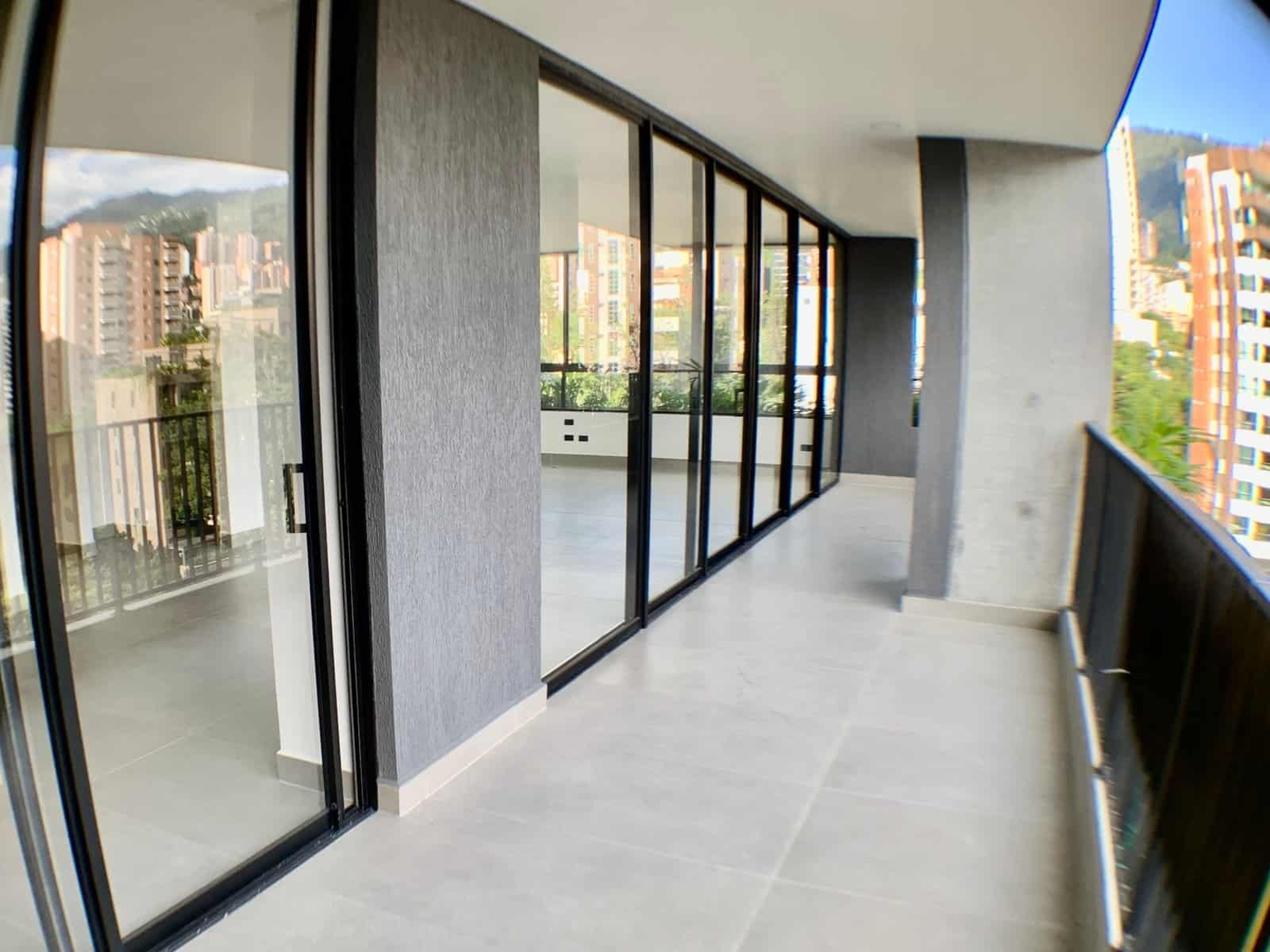 Apartamento Nuevo en Medellín de 192 m² con Habitación de Servicio