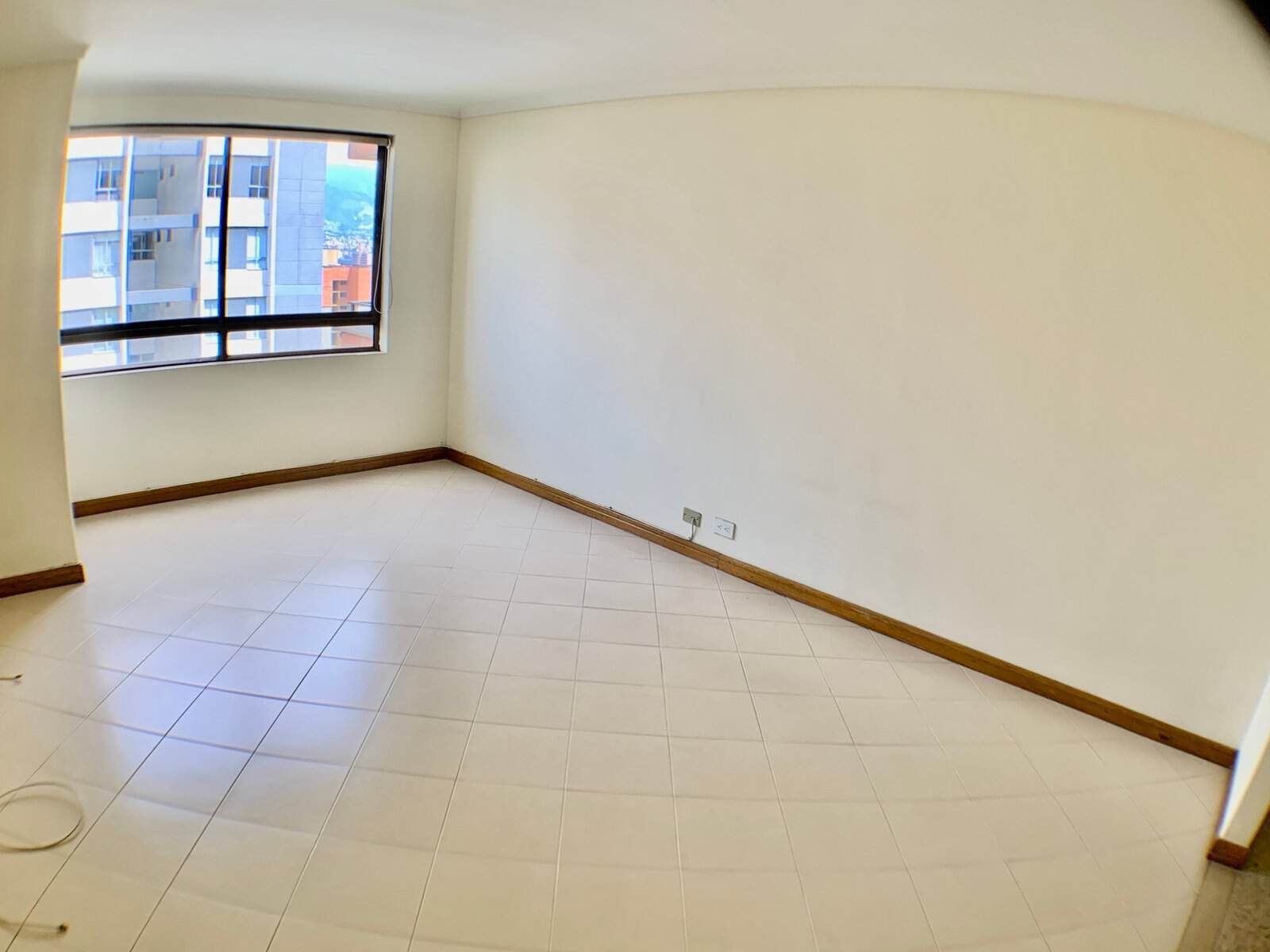 Venta de Apartamento en Castropol para Actualizar – Excelente Ubicación