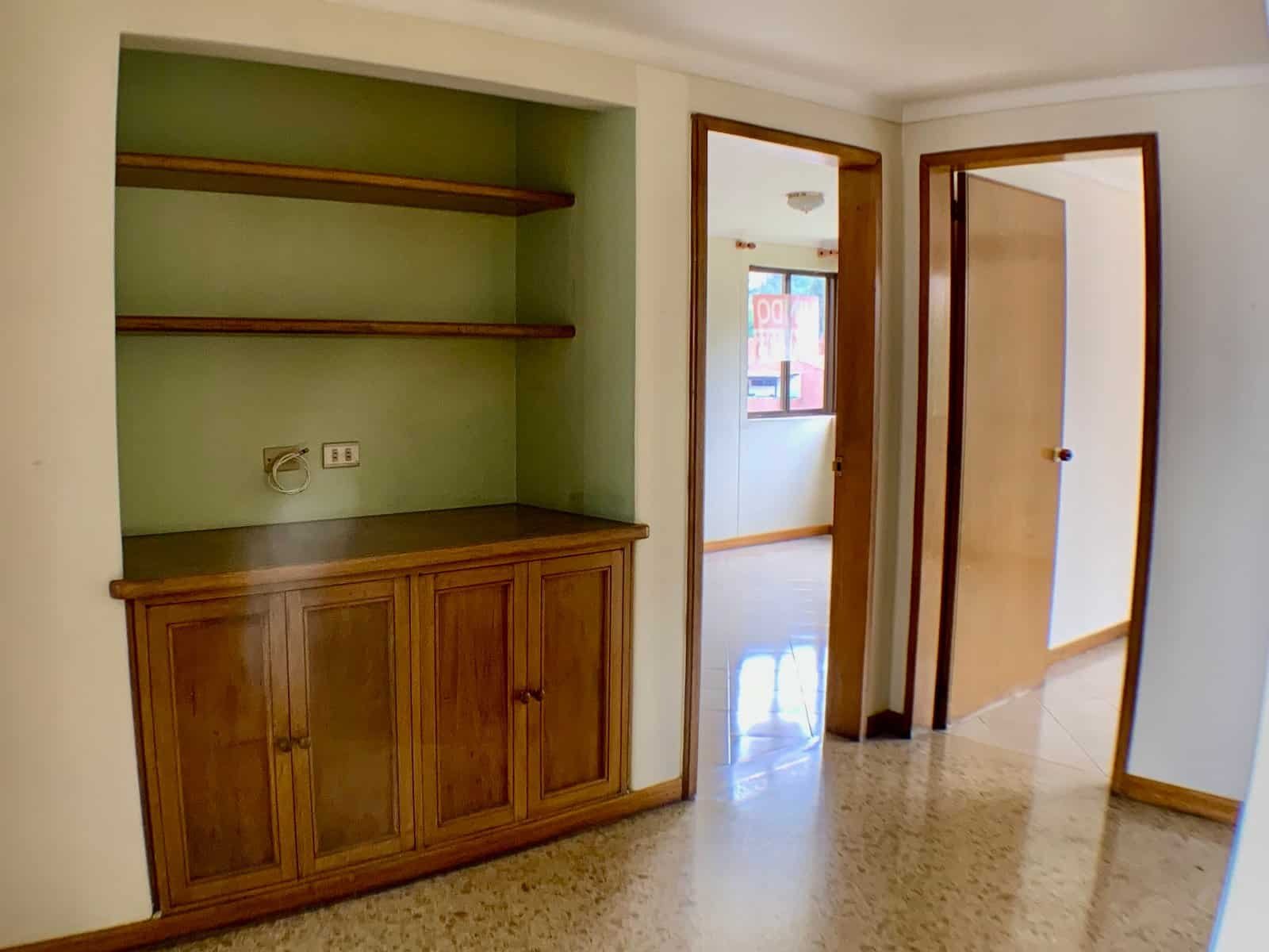 Venta de Apartamento en Castropol para Actualizar – Excelente Ubicación