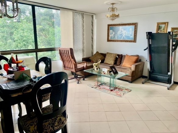 Apartamento de 3 Habitaciones en Urbanización Cerca a San Diego