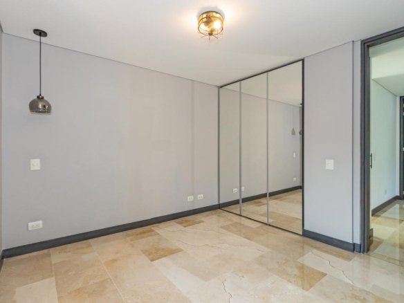 Apartamento en Venta en Castropol El Poblado – 138 m² con 4 Habitaciones y 3 Parqueaderos