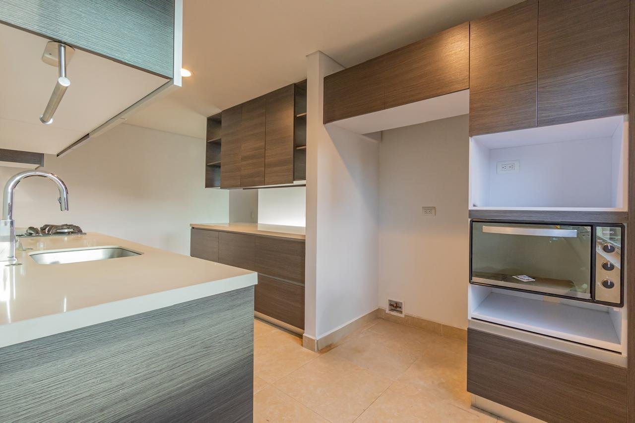 Apartamento en Venta en Castropol El Poblado – 138 m² con 4 Habitaciones y 3 Parqueaderos
