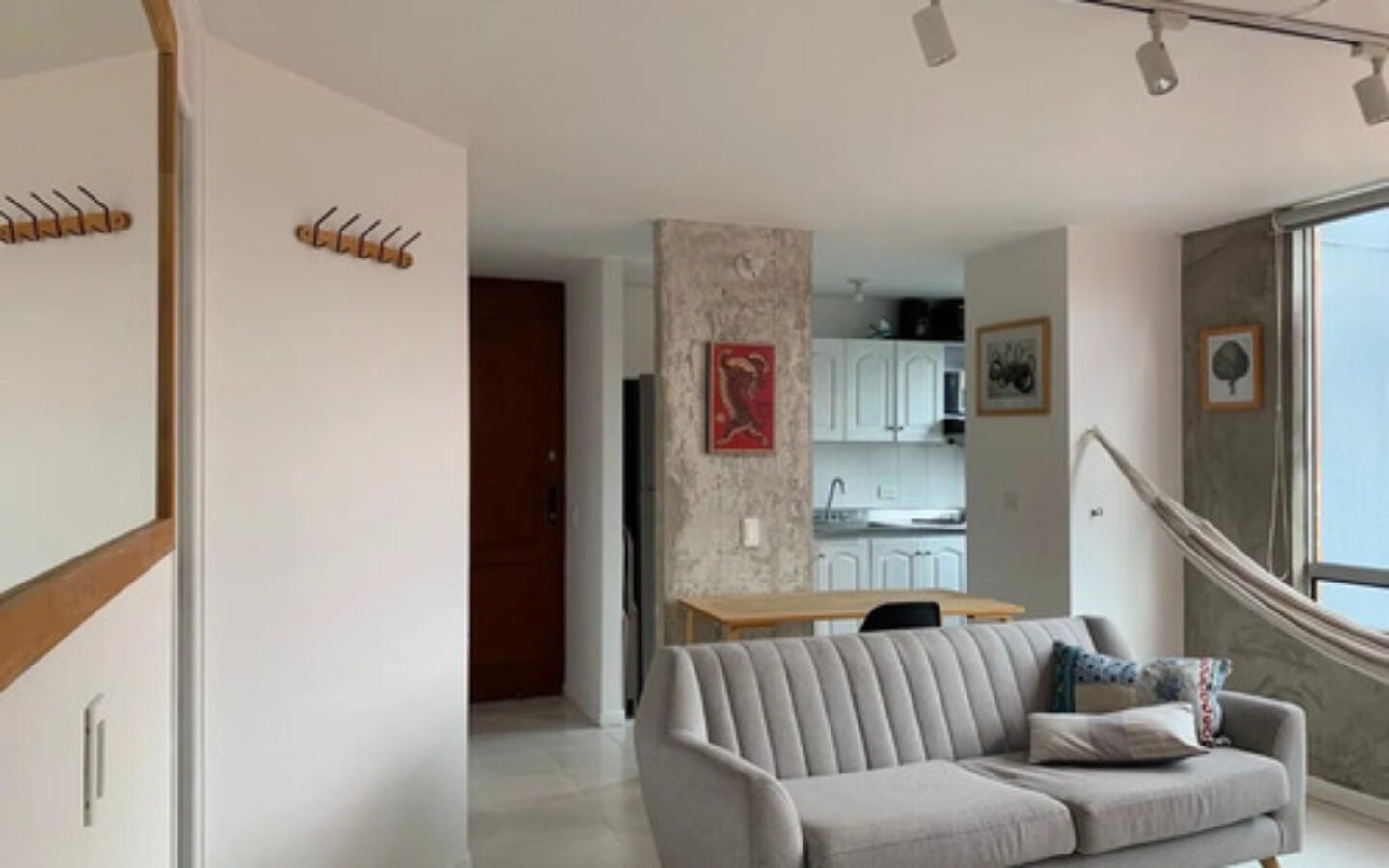 Apartamento En Arriendo En El Poblado Amoblado Y Sin Amoblar En Manila | Vista Al Parque Natural Telemedellín Con 50 M², 2 Habitaciones, 2 Baños Y Parqueadero