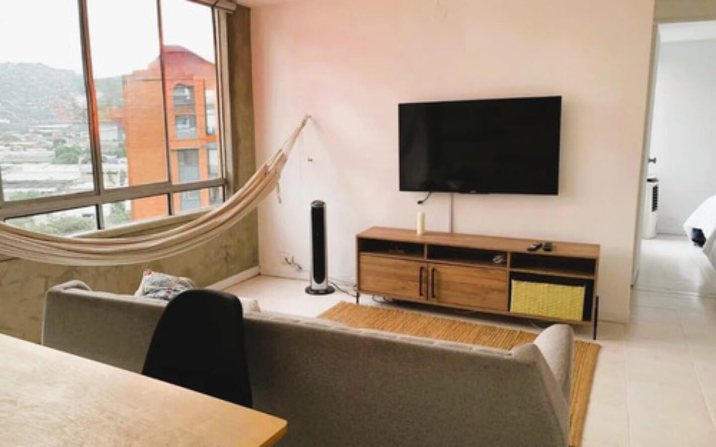 Apartamento En Arriendo En El Poblado Amoblado Y Sin Amoblar En Manila | Vista Al Parque Natural Telemedellín Con 50 M², 2 Habitaciones, 2 Baños Y Parqueadero