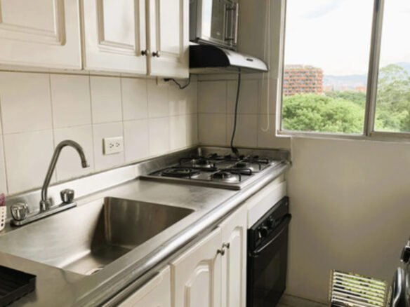 Apartamento En Arriendo En El Poblado Amoblado Y Sin Amoblar En Manila | Vista Al Parque Natural Telemedellín Con 50 M², 2 Habitaciones, 2 Baños Y Parqueadero