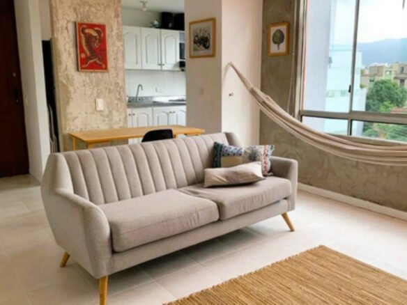 Apartamento En Arriendo En El Poblado Amoblado Y Sin Amoblar En Manila | Vista Al Parque Natural Telemedellín Con 50 M², 2 Habitaciones, 2 Baños Y Parqueadero