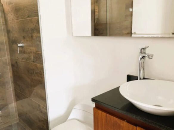 Apartamento En Arriendo En Las Lomas El Poblado Medellín | Ubicado En El Piso 16 Con Piscina, Gym Y Zonas Verdes Cerca De El Tesoro Con 72 M2, 2 Habitaciones Y 2 Parqueaderos