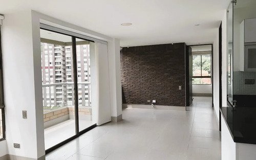 Apartamento En Arriendo En Las Lomas El Poblado Medellín | Ubicado En El Piso 16 Con Piscina, Gym Y Zonas Verdes Cerca De El Tesoro Con 72 M², 2 Habitaciones Y 2 Parqueaderos