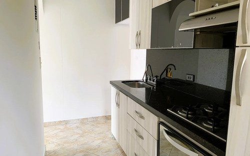 Apartamento Remodelado En Arriendo En Loma Del Indio | Vista A Ciudad Cerca De San Diego Y Las Palmas Con 64 M², 3 Habitaciones, 2 Baños Y Parqueadero