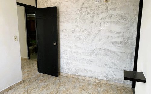 Apartamento Remodelado En Arriendo En Loma Del Indio | Vista A Ciudad Cerca De San Diego Y Las Palmas Con 64 M², 3 Habitaciones, 2 Baños Y Parqueadero