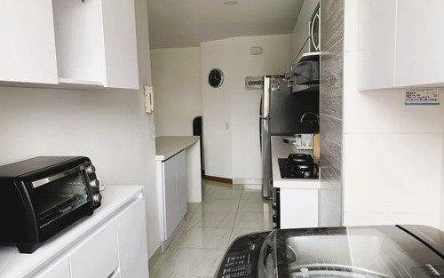 Apartamento Remodelado Y Amoblado En Venta En Patio Bonito El Poblado | Piso Alto Cerca De Milla De Oro Con 53 M², 1 Habitación, 2 Baños Y Parqueadero