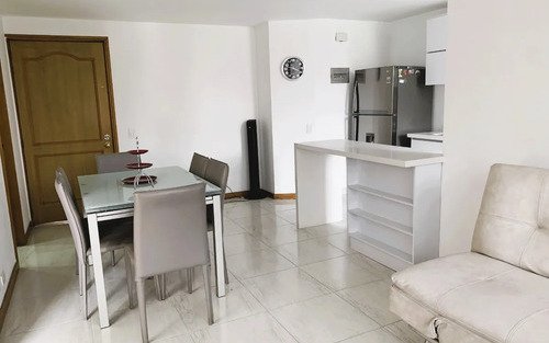 Apartamento Remodelado Y Amoblado En Venta En Patio Bonito El Poblado | Piso Alto Cerca De Milla De Oro Con 53 M², 1 Habitación, 2 Baños Y Parqueadero