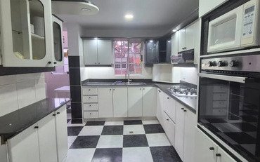 Casa En Arriendo En Castropol El Poblado | 260 M², Terraza, Mansarda Y Jacuzzi Cerca De Milla De Oro Con 4 Habitaciones Más Servicio, 5 Baños Y Parqueadero Doble