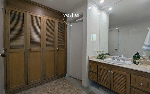 Apartamento Dúplex En Venta En Castropol El Poblado | 223 M² Remodelado, Balcón Cerrado, 4 Habitaciones, Estudio, 4 Baños Y Garaje