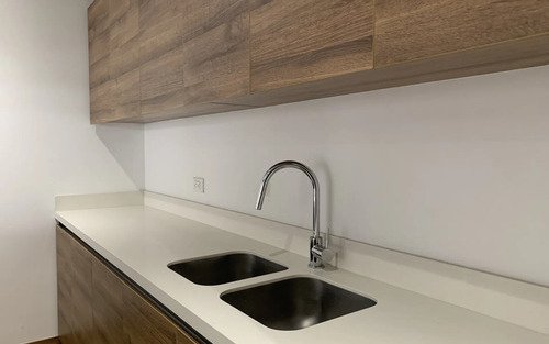 Apartamento Tipo Loft De 73 M2 Y 2 Baños En Venta En Ciudad Del Río, Medellín. Ed Distrito Vera. Con Balcón, Parqueadero Privado, Zona De Ropas Independiente Y Acceso A Piscina, Piso 12