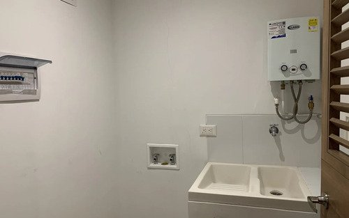 Apartamento Tipo Loft De 73 M2 Y 2 Baños En Venta En Ciudad Del Río, Medellín. Ed Distrito Vera. Con Balcón, Parqueadero Privado, Zona De Ropas Independiente Y Acceso A Piscina, Piso 12