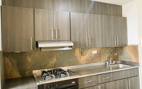 Apartamento En Arriendo En Los Balsos, El Poblado Medellín | 75 M2, 2 Habitaciones, 3 Baños Y Balcón Cerca A El Tesoro