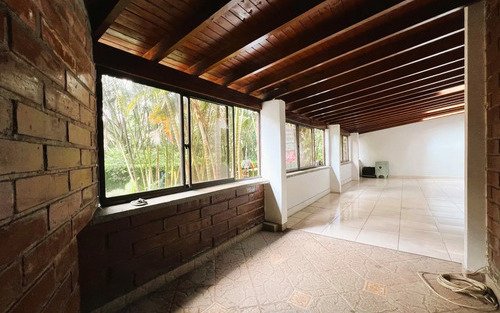 Apartamento En Venta En Vegas De Zuñiga, Envigado. 138 M2 3 Habitaciones + Servicio, Unidad Con Piscina Climatizada Y Excelente Ubicación Cerca De Viva Envigado Y La Avenida Las Vega