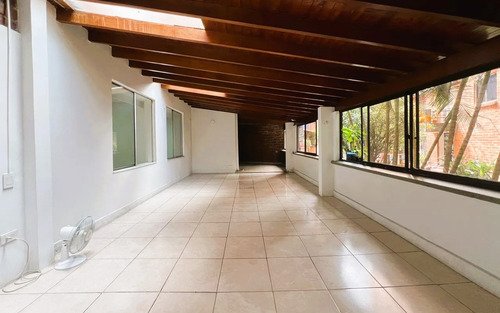 Apartamento En Venta En Vegas De Zuñiga, Envigado. 138 M2 3 Habitaciones + Servicio, Unidad Con Piscina Climatizada Y Excelente Ubicación Cerca De Viva Envigado Y La Avenida Las Vega