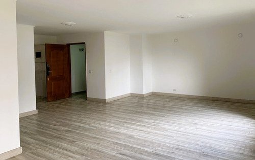Apartamento Remodelado En Castropol, El Poblado | 187 M2, 3 Habitaciones, 3 Baños, 2 Parqueaderos Y Reserva Ecológica