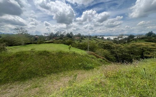 Lote En Venta En Parcelación Campestre En Marinilla 2.500 M2 Para Construcción Sostenible Con Club House