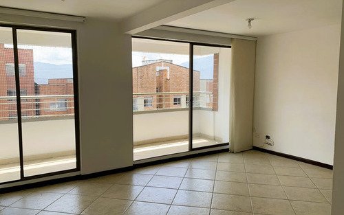Apartamento En Arriendo En Loma De Los Bernal | 100 M², Piso 19, 3 Alcobas, 2 Parqueaderos Y Unidad Completa