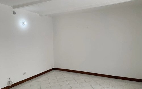 Apartamento Con Jardín Negociable En Arriendo En Santa María De Los Ángeles, Aguacatala Medellín | 181 M2, 4 Habitaciones, Cerca Al Metro Y Eafit