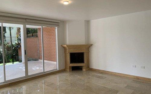 Casa En Arriendo En Altos Del Poblado | 435 M2, 5 Alcobas, 6 Baños, 4 Parqueaderos Y Cerca A El Tesoro
