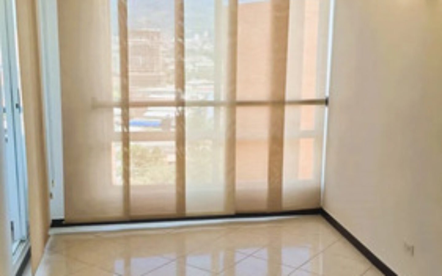 Apartamento De 65 M² En Arriendo En San Julián El Poblado Medellín Con 3 Habitaciones, 2 Baños, Parqueadero Privado Y Excelente Ubicación Cerca De San Diego, Premium Plaza, Ciudad Del Río Y Las Palmas