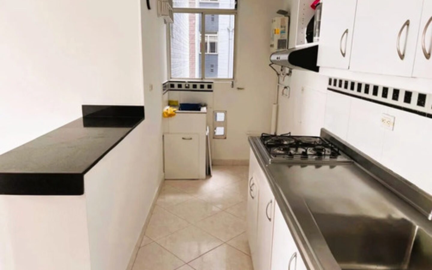 Apartamento De 65 M² En Arriendo En San Julián El Poblado Medellín Con 3 Habitaciones, 2 Baños, Parqueadero Privado Y Excelente Ubicación Cerca De San Diego, Premium Plaza, Ciudad Del Río Y Las Palmas