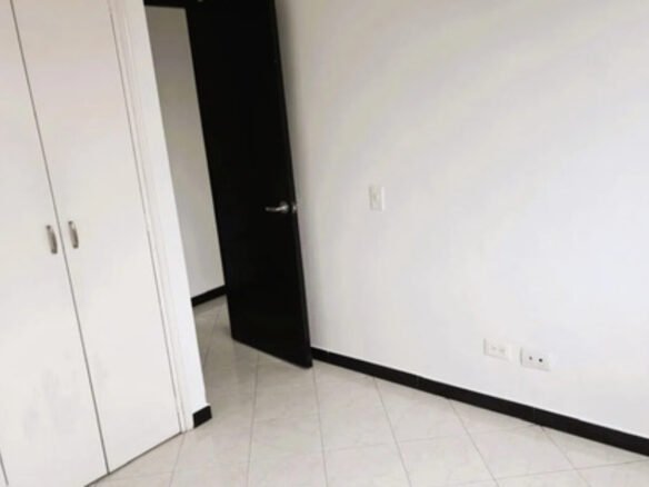 Apartamento De 65 M² En Arriendo En San Julián El Poblado Medellín Con 3 Habitaciones, 2 Baños, Parqueadero Privado Y Excelente Ubicación Cerca De San Diego, Premium Plaza, Ciudad Del Río Y Las Palmas