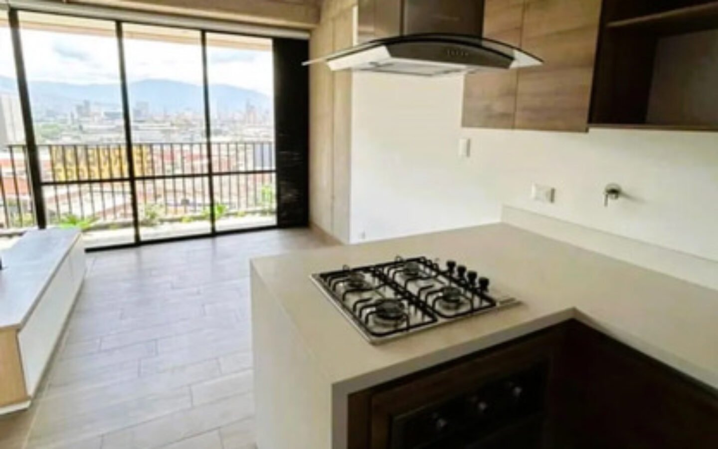 Apartamento Tipo Loft De 47 M² En Arriendo En Ciudad Del Río, Medellín. Ed Distrito Vera. Con Balcón, Parqueadero Privado, Zona De Ropas Independiente Y Acceso A Piscina, Coworking, Gimnasio…