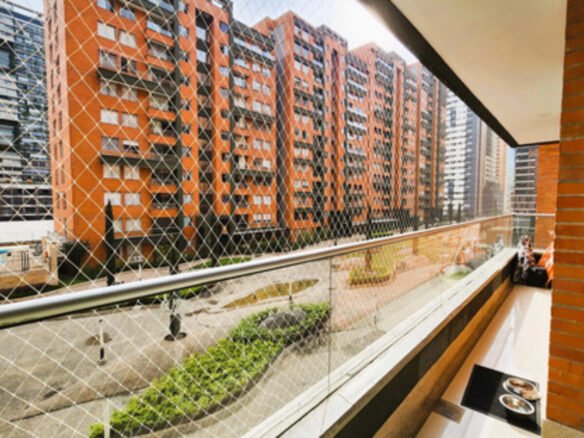 Apartamento En Arriendo De 79 M² Remodelado En El Poblado, Medellín Sector Ciudad Del Rio 3 Habitaciones, 2 Baños Y Parqueadero