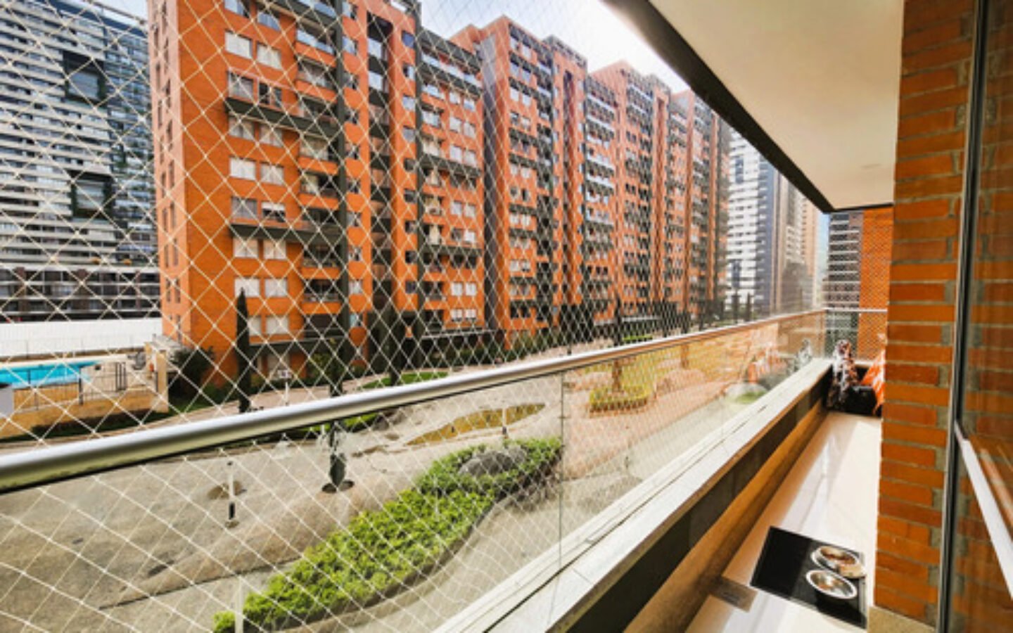 Apartamento En Arriendo De 79 M² Remodelado En El Poblado, Medellín Sector Ciudad Del Rio 3 Habitaciones, 2 Baños Y Parqueadero