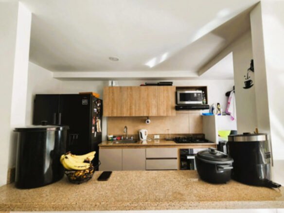 Apartamento En Arriendo De 79 M² Remodelado En El Poblado, Medellín Sector Ciudad Del Rio 3 Habitaciones, 2 Baños Y Parqueadero