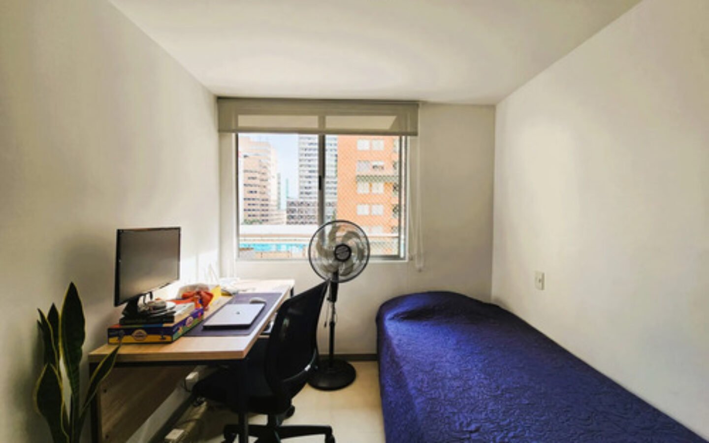 Apartamento En Arriendo De 79 M² Remodelado En El Poblado, Medellín Sector Ciudad Del Rio 3 Habitaciones, 2 Baños Y Parqueadero