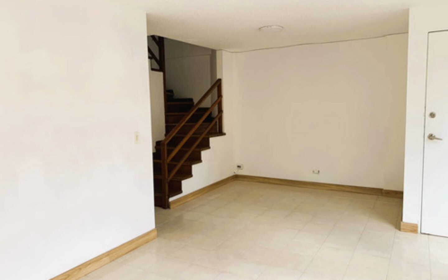 Apartamento En Arriendo En El Poblado, En El Sector De Ciudad Del Río Medellín | 3 Habitaciones Y 2 Parqueaderos Excelente Ubicación Cerca De Premium Plaza, San Diego Y El Mamm