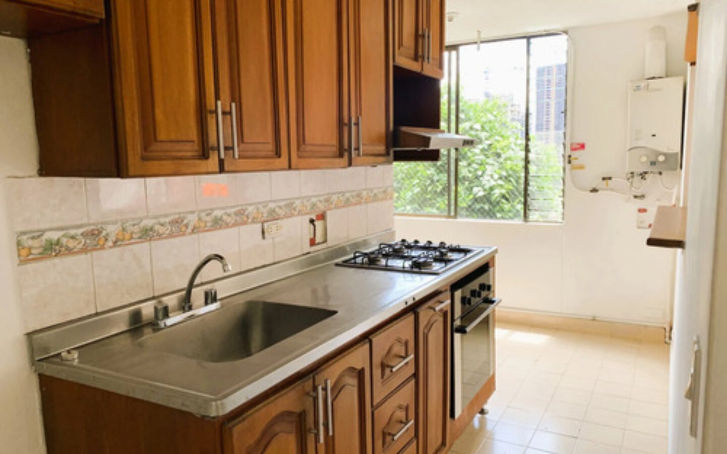 Apartamento En Arriendo En El Poblado, En El Sector De Ciudad Del Río Medellín | 3 Habitaciones Y 2 Parqueaderos Excelente Ubicación Cerca De Premium Plaza, San Diego Y El Mamm