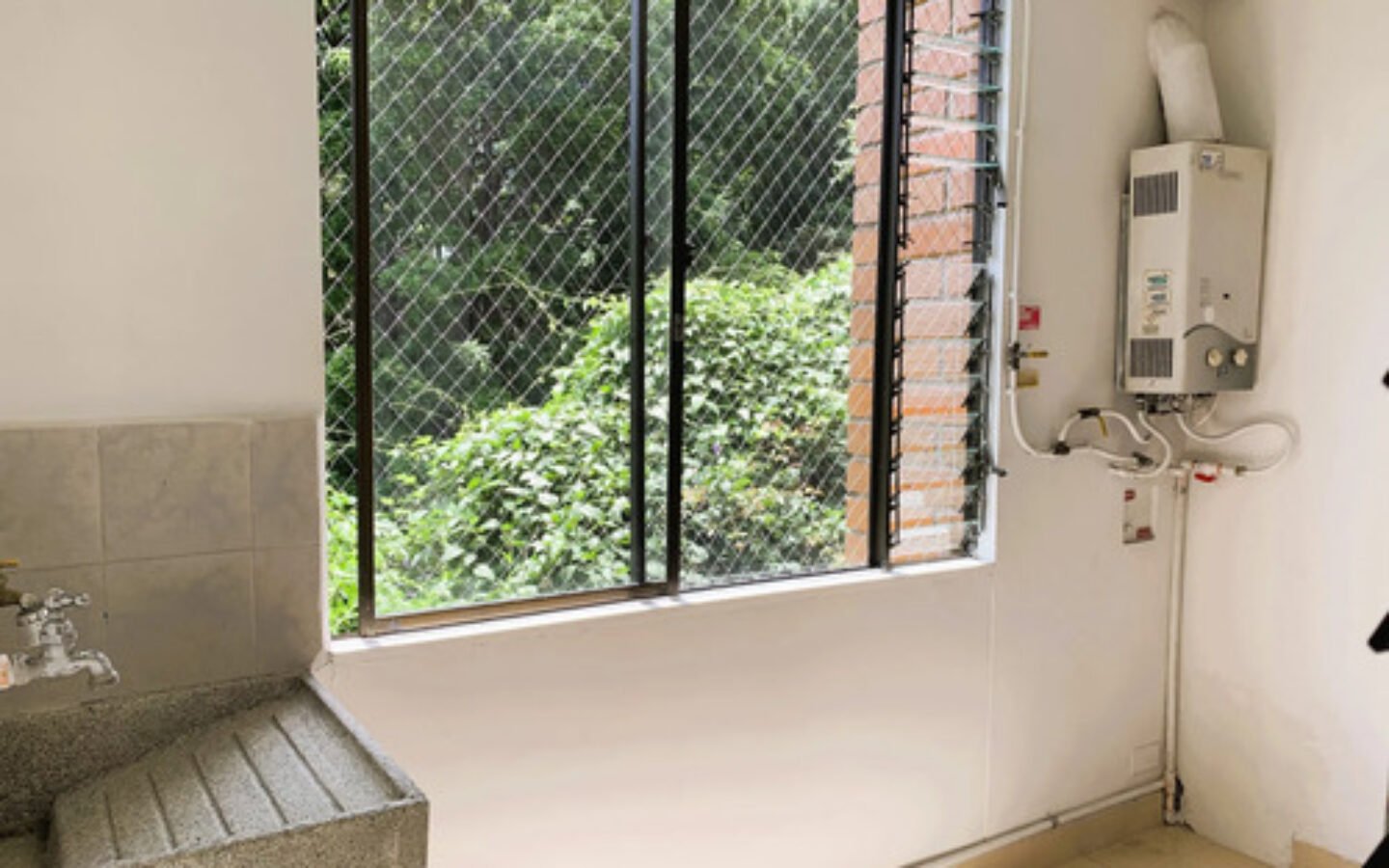 Apartamento En Arriendo En El Poblado, En El Sector De Ciudad Del Río Medellín | 3 Habitaciones Y 2 Parqueaderos Excelente Ubicación Cerca De Premium Plaza, San Diego Y El Mamm