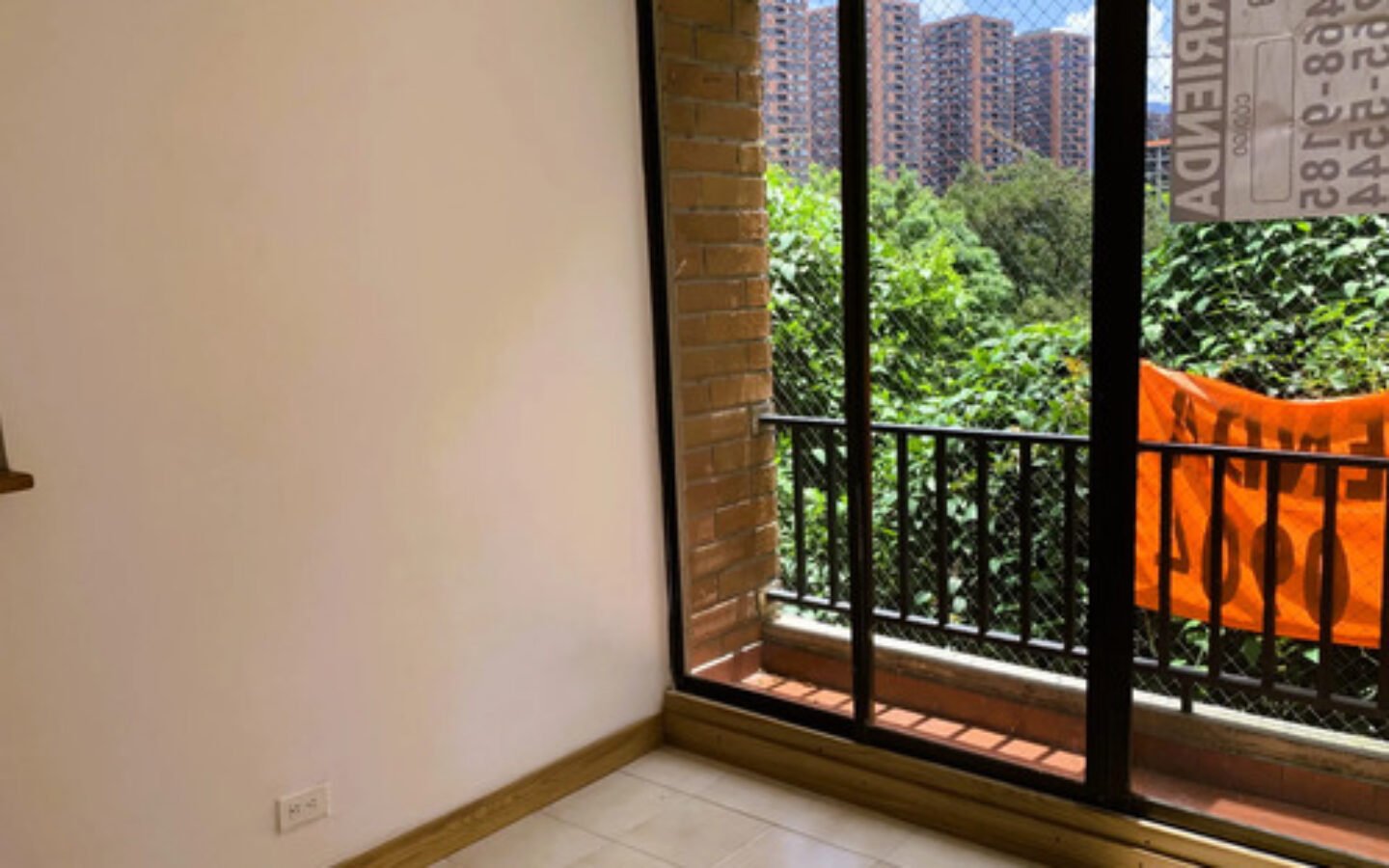 Apartamento En Arriendo En El Poblado, En El Sector De Ciudad Del Río Medellín | 3 Habitaciones Y 2 Parqueaderos Excelente Ubicación Cerca De Premium Plaza, San Diego Y El Mamm